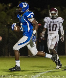 Roderick Davis crosses the goal line for a touchdown against Thomasville.