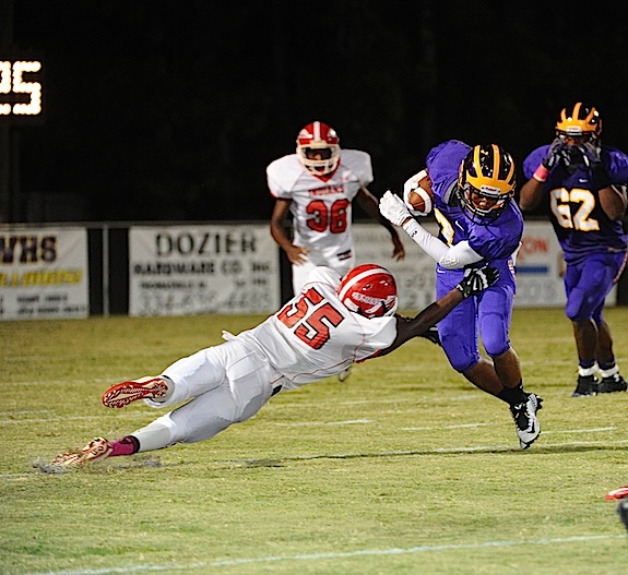 Sweet Water RB R.J. Rodgers (3) had a several long runs in the Bulldogs win over Southern Choctaw.