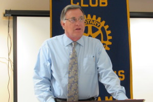 Political columnist Steve Flowers speaks to the Demopolis Rotary Club on Wednesday. (Photo by Jan McDonald)