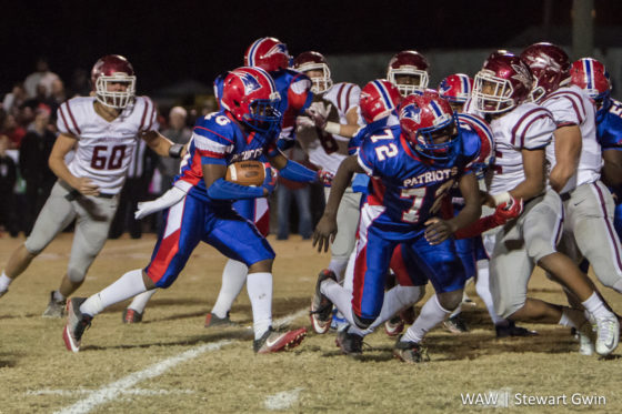 11-25-16 -- Linden, Ala. -- DeAntonio Williams (40) looks for running room behind the block of Tyler Price (72) in Friday night's game in Linden. Linden fell to Maplesville by a final score of 36-14. (WAW | Stewart Gwin)